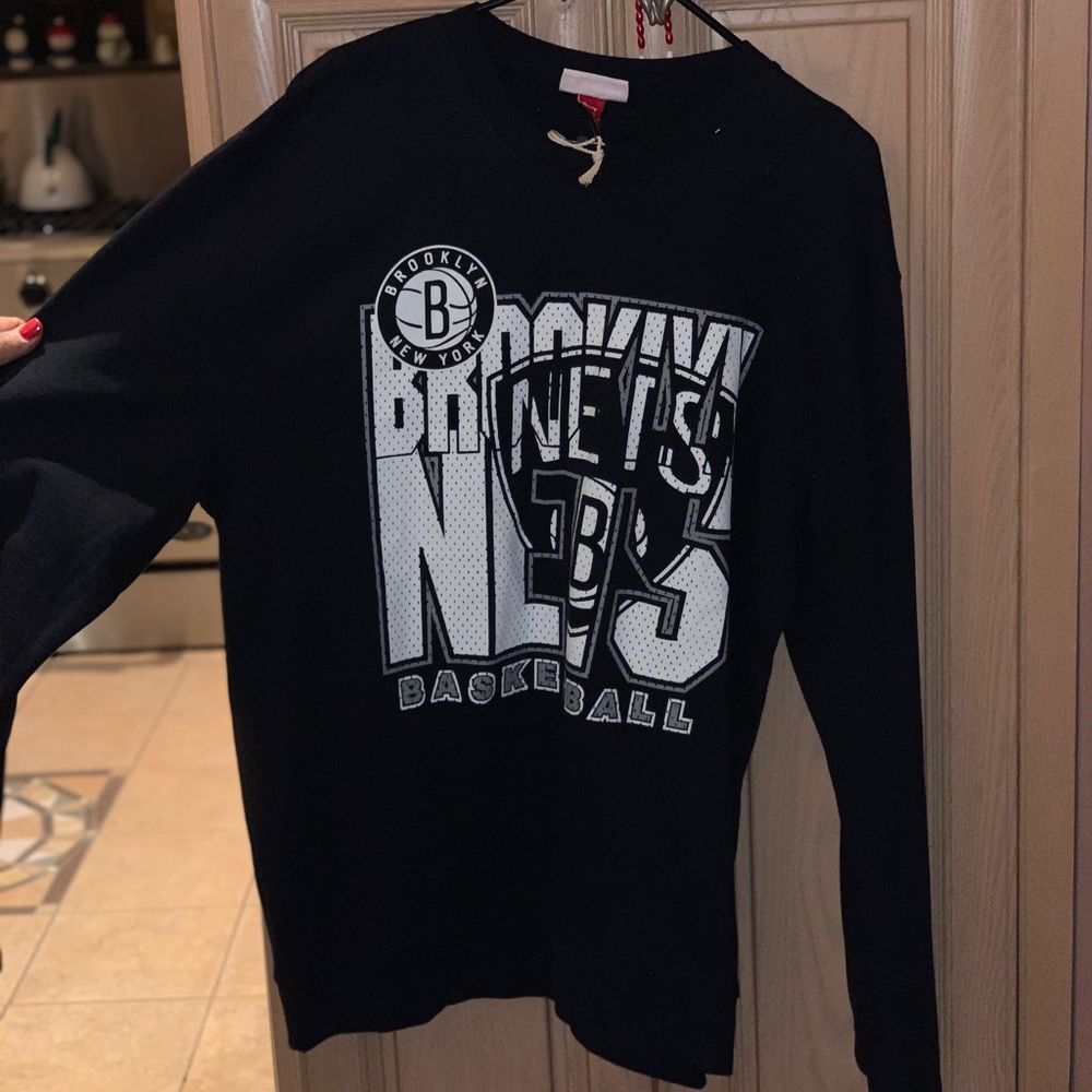 Men’s black long sleeve Brooklyn nets shirt